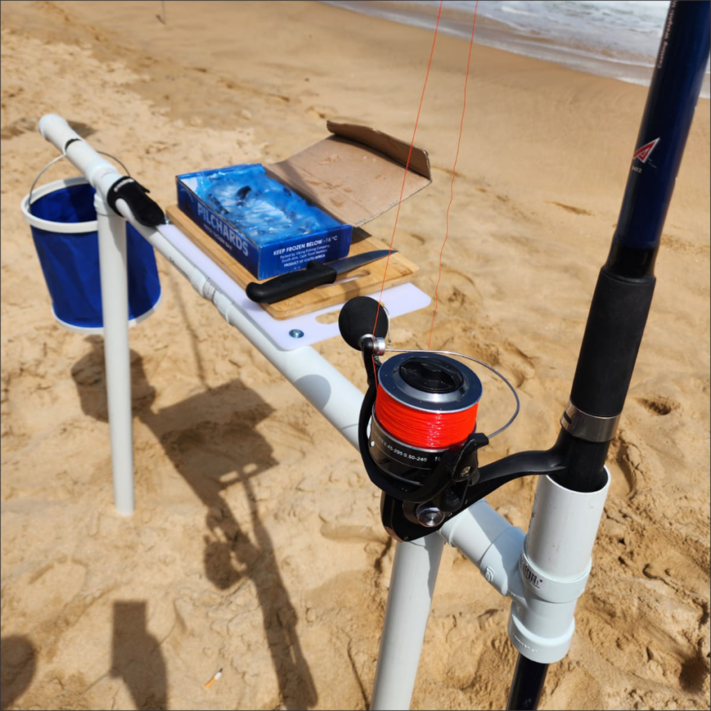 BaardBek Fishing Chommie. Portable 5 piece beach stand with table